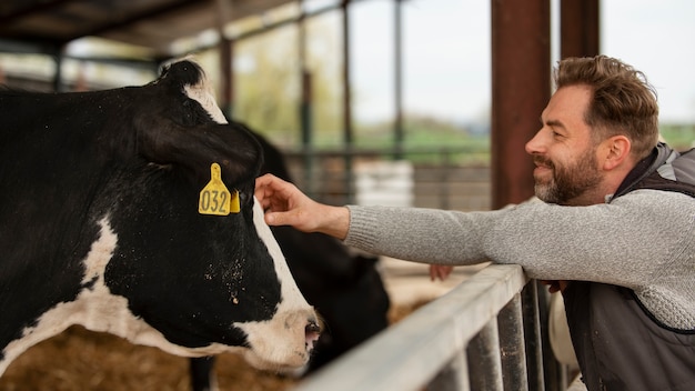 Como a Homeopatia Pode Melhorar a Eficiência Alimentar e o Crescimento dos Animais